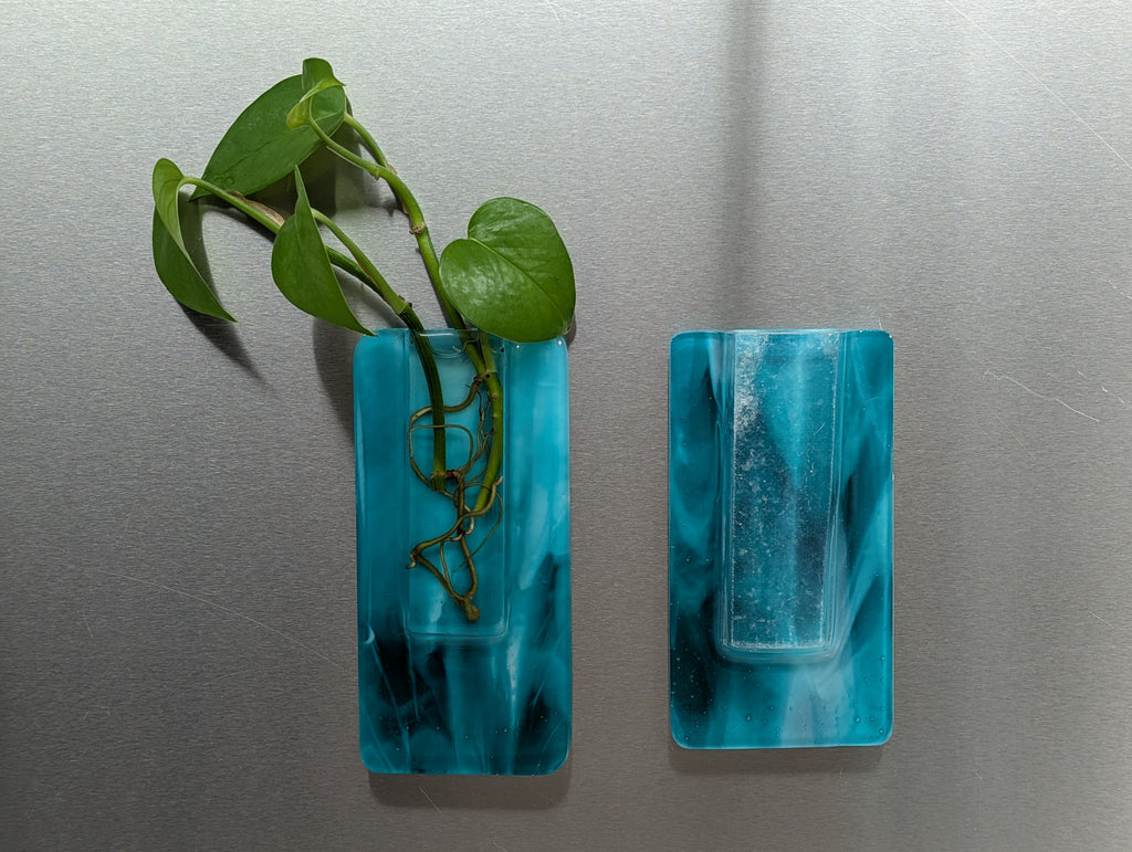 Magnetic Propagation Pocket Vase